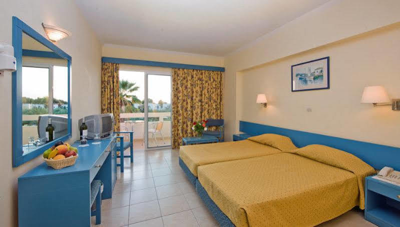 Alex Beach Теологос Экстерьер фото